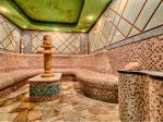 Wellness Centrum - sauna<p>W saunie suchej ciało w krótkim czasie ogrzewa się, a w wyniku pocenia usuwane są z organizmu wszelkie toksyczne związki. W odróżnieniu od klasycznej sauny w mniejszym stopniu obciąża układ krążenia. <p>